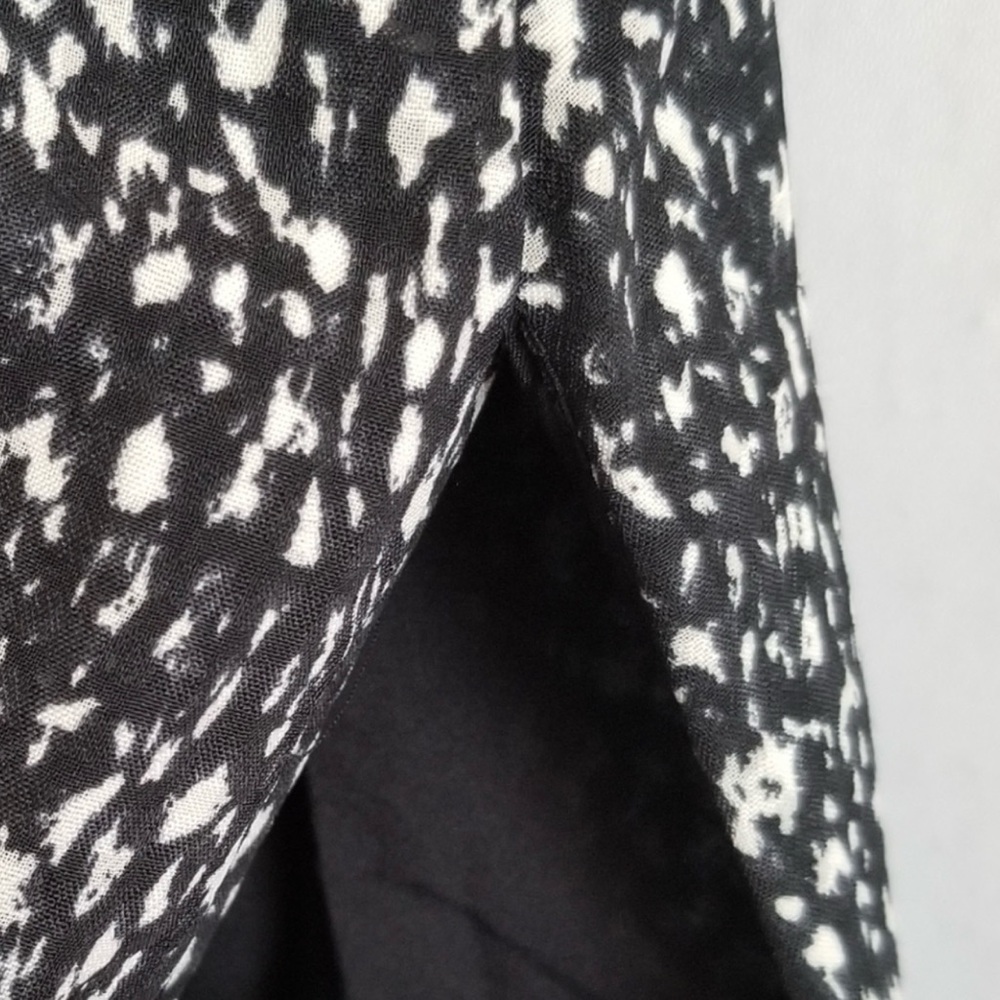 Universal Thread Black and White Patterned Maxi Dress - Picture 6 of 8